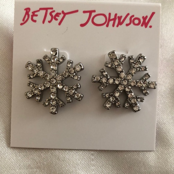 Betsey Johnson Silver Tone Snowflake Stud Earrings Crystal Accents NWT - Picture 5 of 11